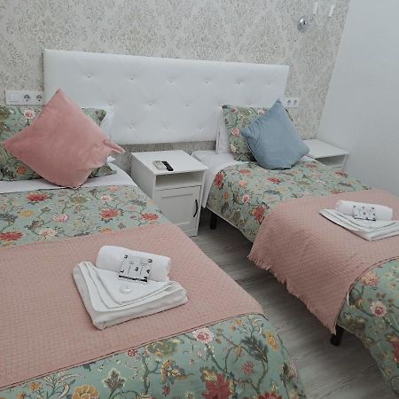Hostal Milan Madrid Esterno foto