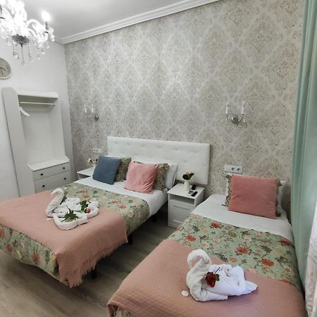 Hostal Milan Madrid Esterno foto