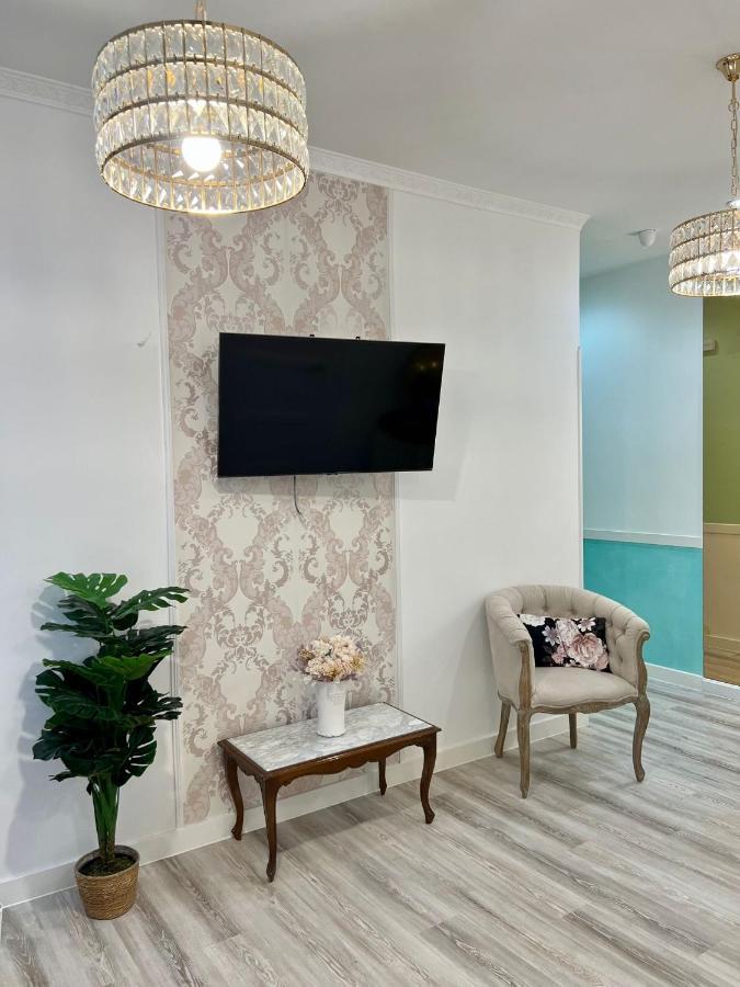 Hostal Milan Madrid Esterno foto