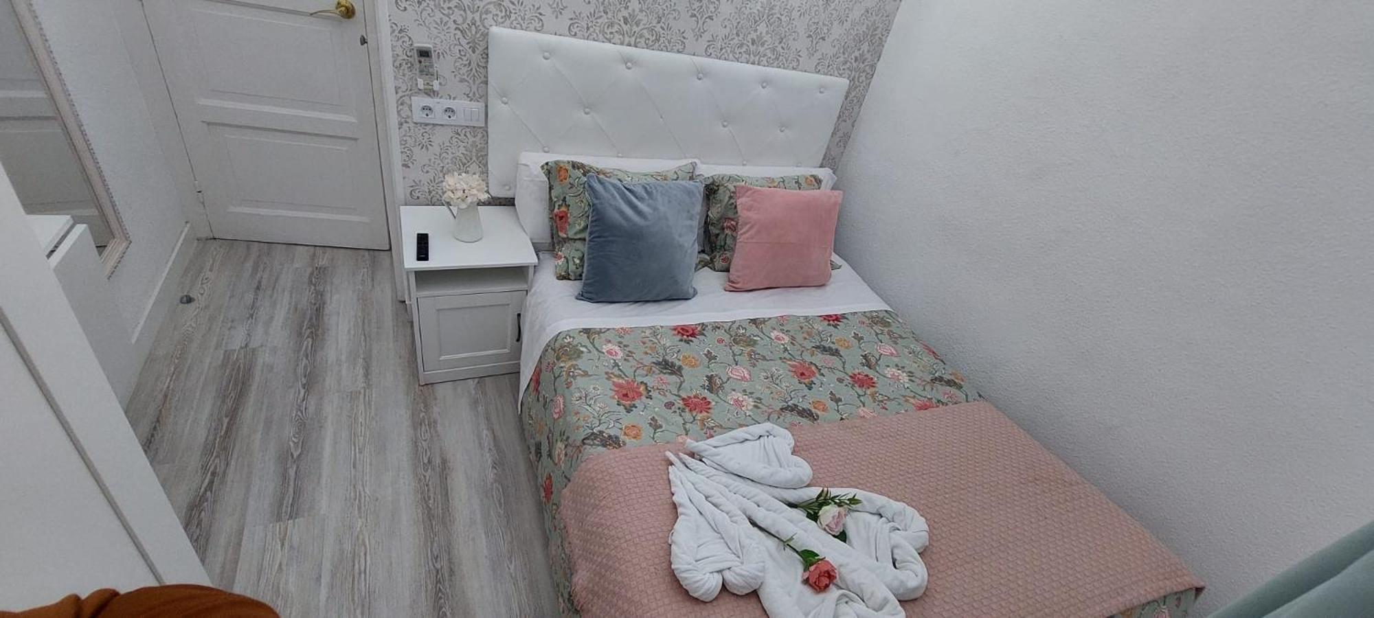 Hostal Milan Madrid Esterno foto