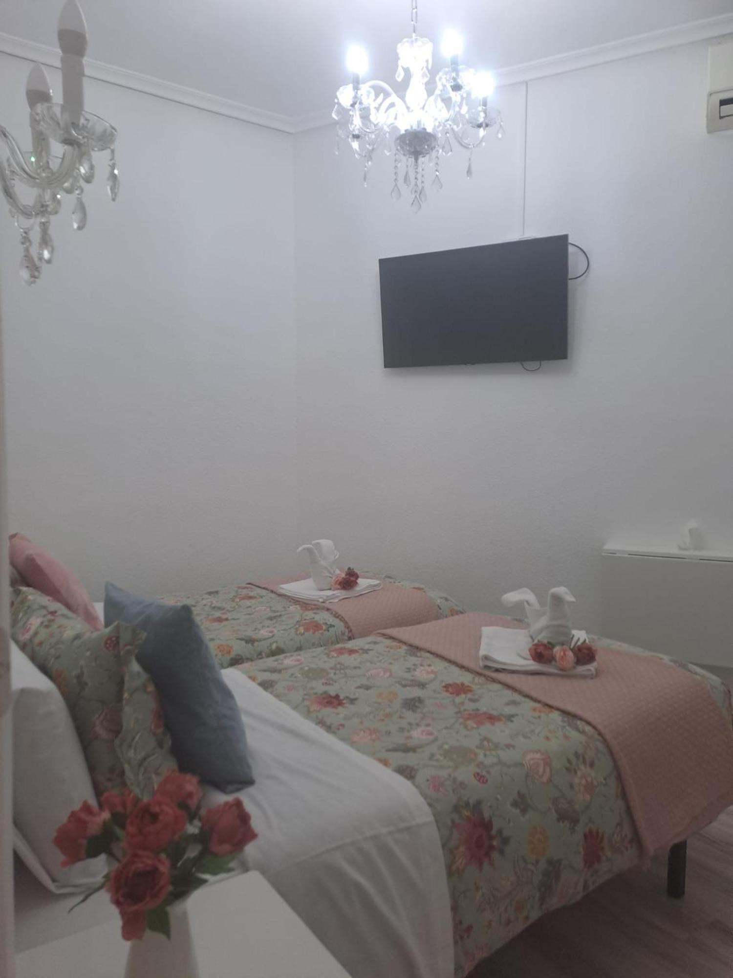 Hostal Milan Madrid Esterno foto