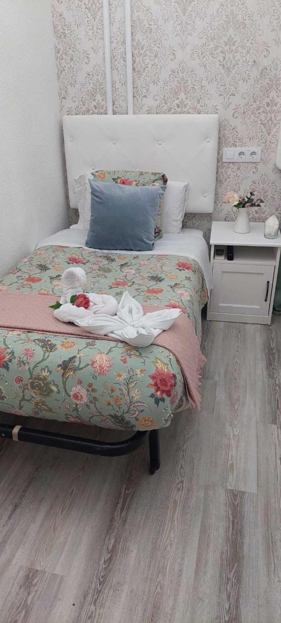 Hostal Milan Madrid Esterno foto