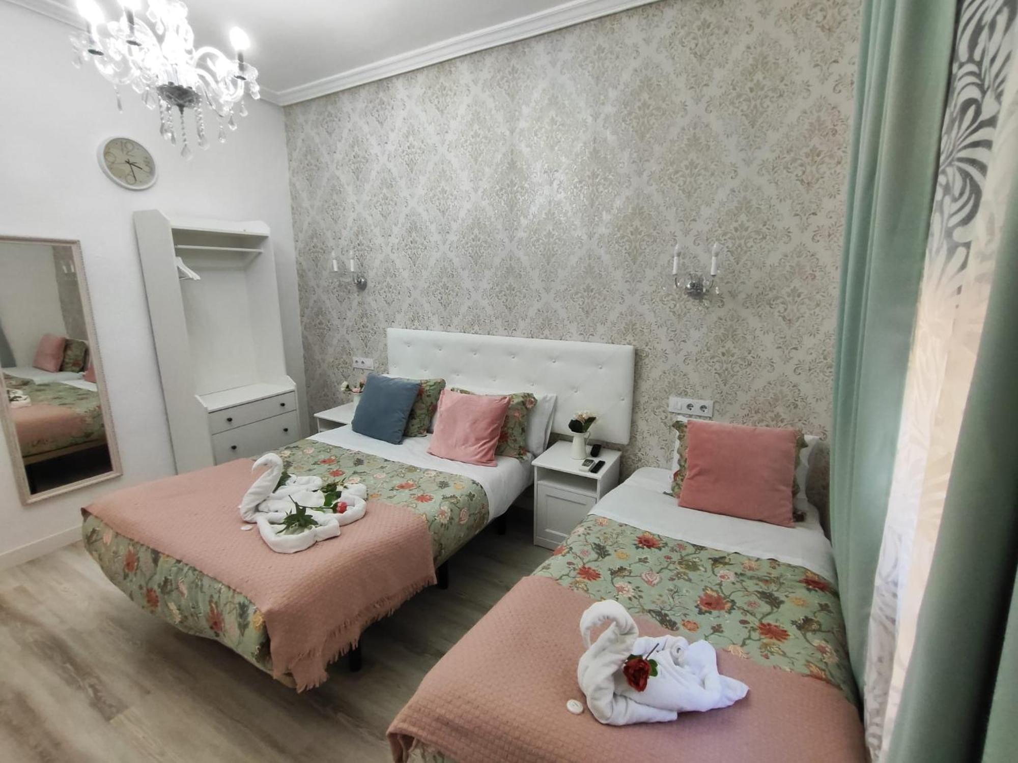 Hostal Milan Madrid Esterno foto