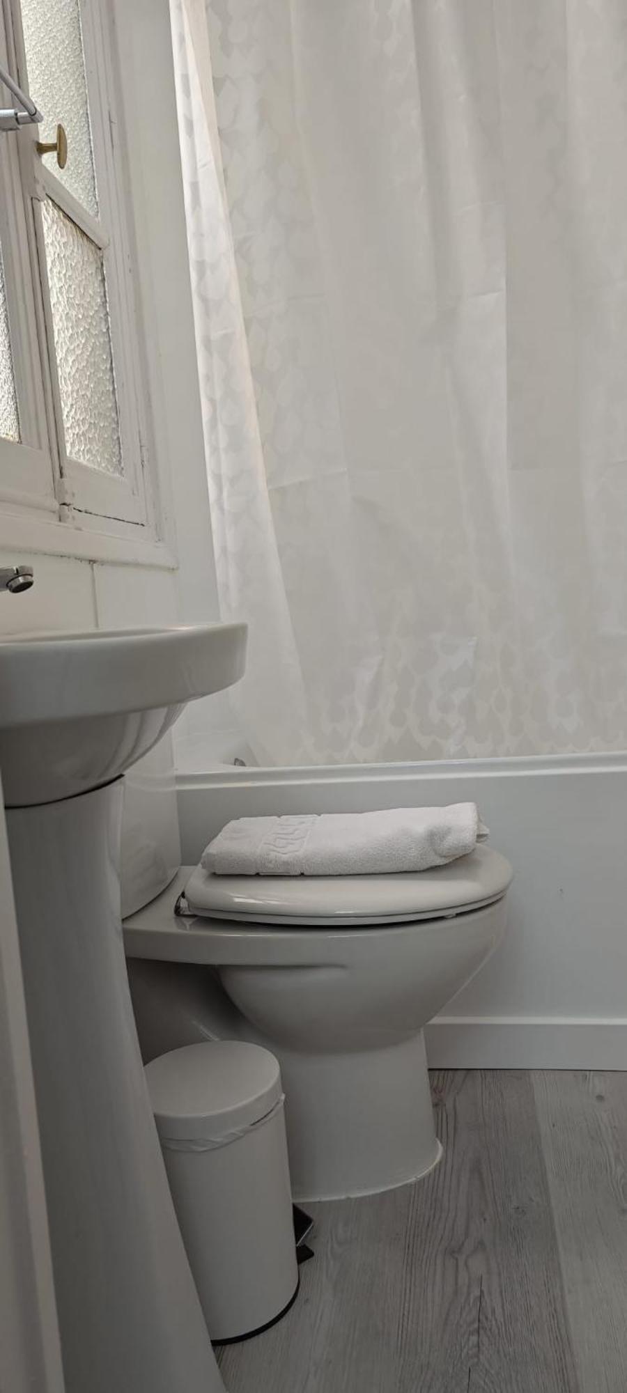 Hostal Milan Madrid Esterno foto