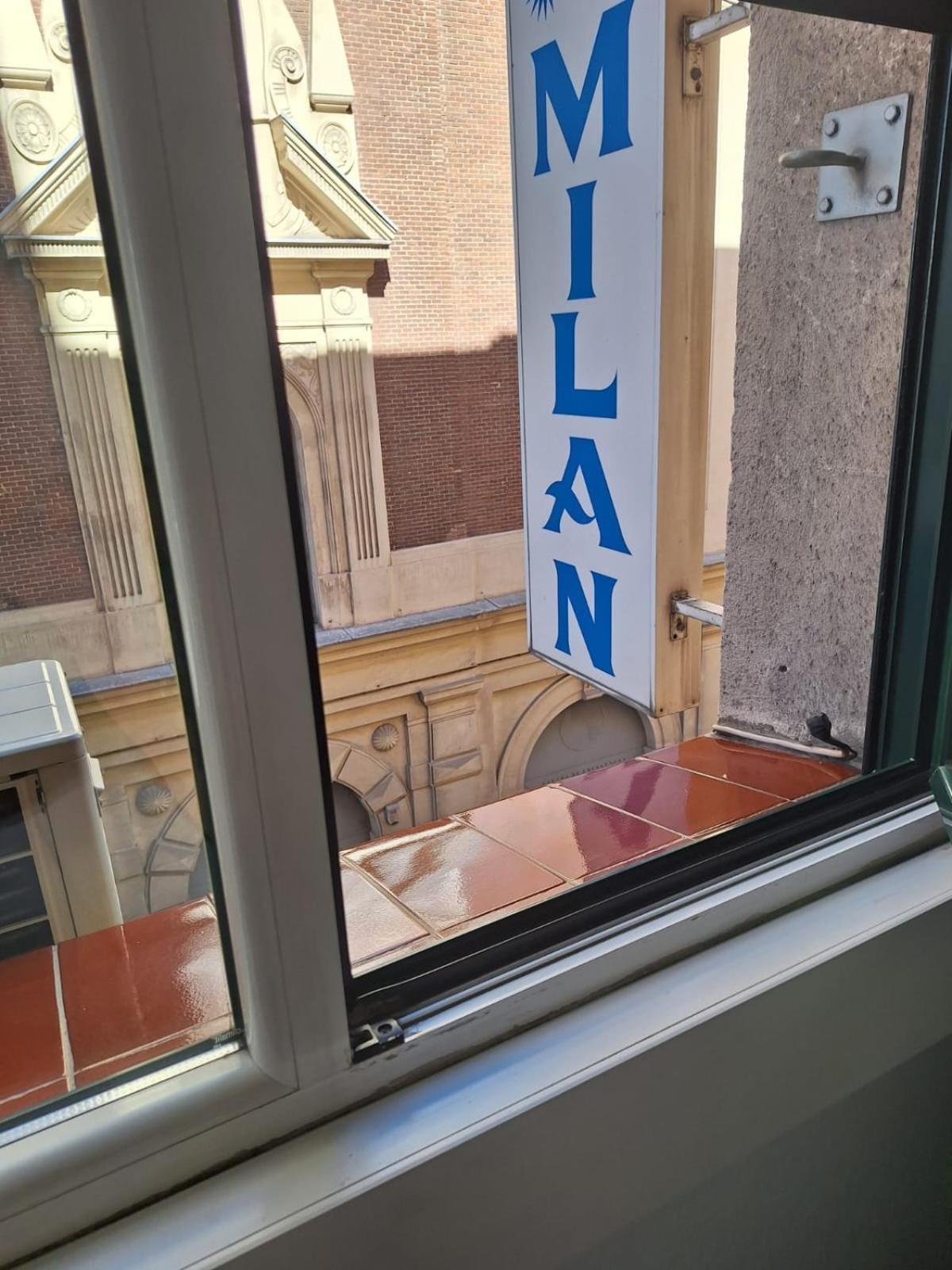 Hostal Milan Madrid Esterno foto