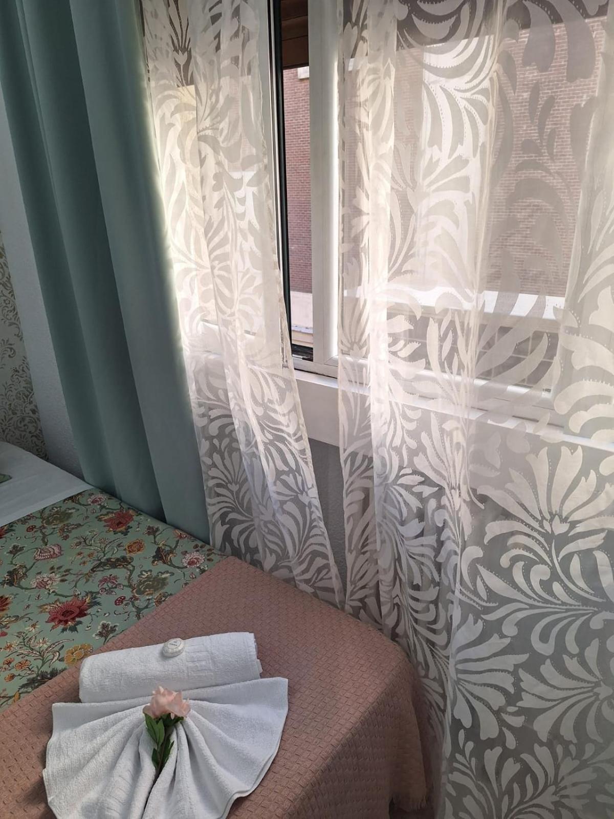 Hostal Milan Madrid Esterno foto
